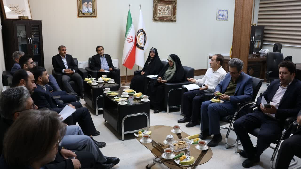نشست مشترک هم‌اندیشی مدیریت شهری دماوند/ ریل‌گذاری توسعه شهری دماوند برای سال ۱۴۰۵